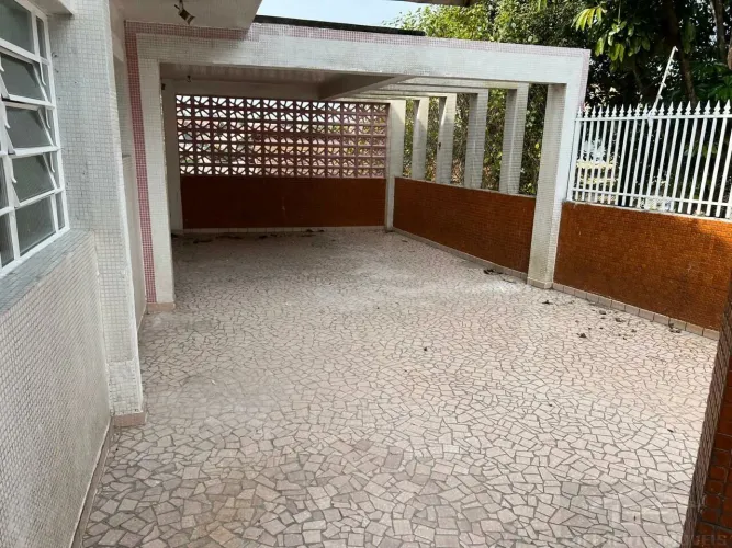 SOBRADO PARA LOCAÇÃO ESPAÇOSO 3 VAGAS DE GARAGEM