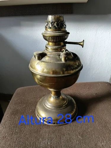 Vendo um lampião antigo peca rara