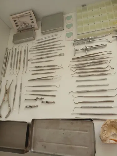 Equipamentos odontológico em perfeito estado de conservação por não exercer a profissão