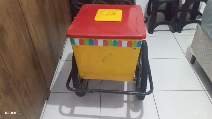 Vendo carrinho de picolé