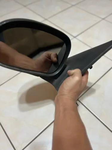 Vendo retrovisor do gol bola g2 em ótimo estado 