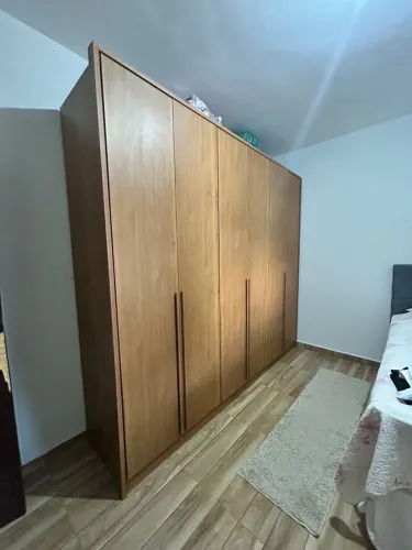 Vende-se guarda roupa quarto