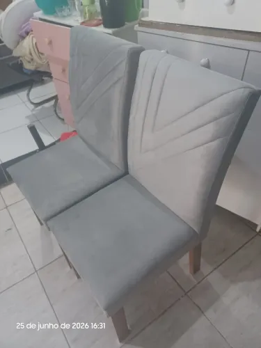 2 cadeiras novas
