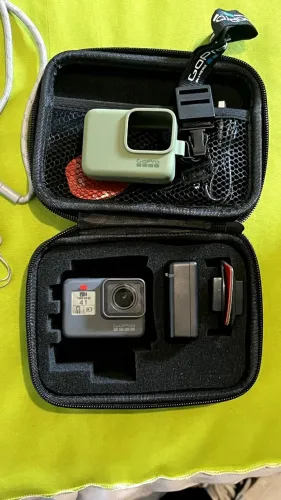 GoPro Hero 5 Black - Novíssima!
