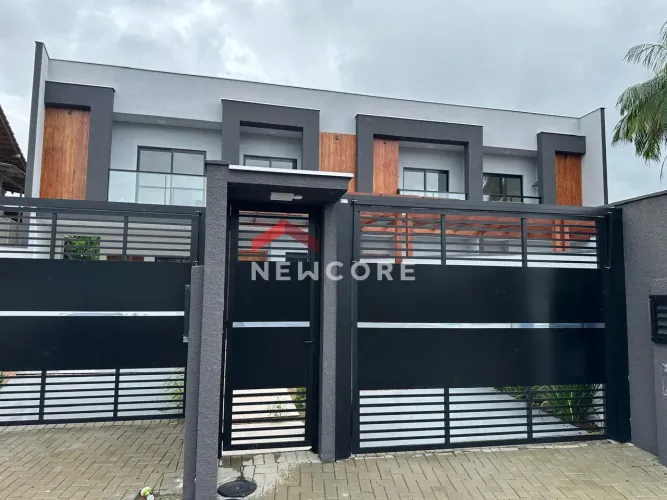 Casa em Rua Desembargador Fontes - Saguaçu - Joinville/SC