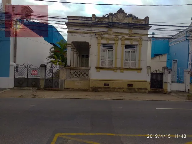 Casa de Patrimônio Histórico em ótimo estado de conservação no Centro - Campos dos Goytaca