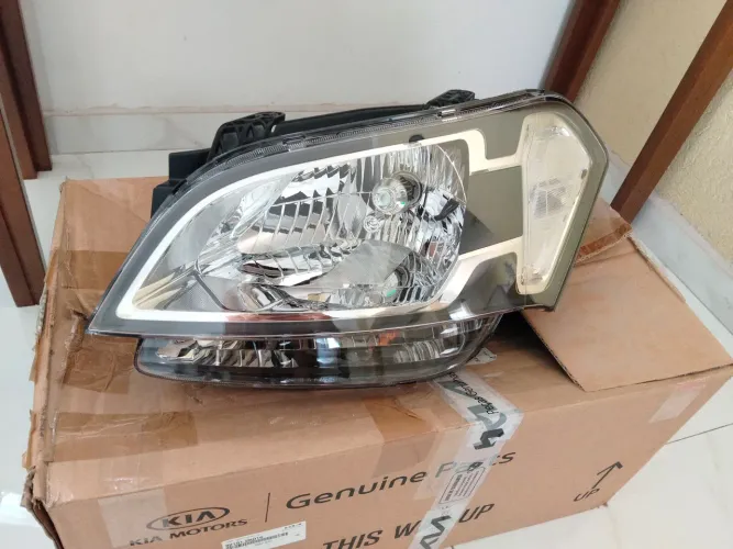 Farol do Kia soul  original esquerdo novo 2008/2011  estou em Osasco
