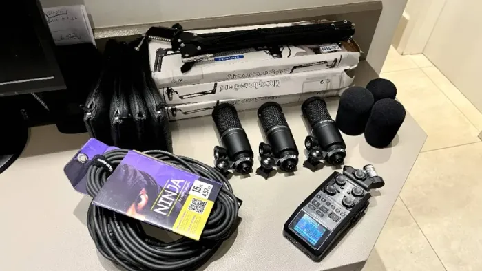 Kit Podcast Profissional Completo: Zoom H6 + 3 Mics AT2020 + Acessórios