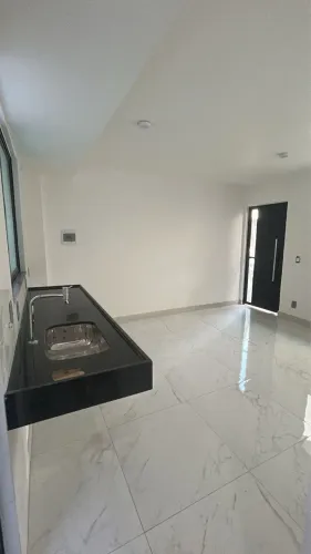 Casa em condomínio com área privativa - ACEITO CARRO