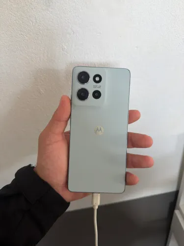 Motorola Moto G75 5G zero só troca película
