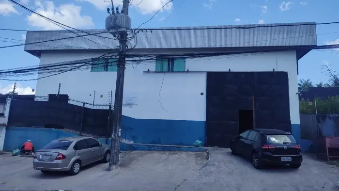 Galpão para aluguel com 715m2 com AVCB e HABITE-SE NIVEL 5 EM Flores-Manaus-AM