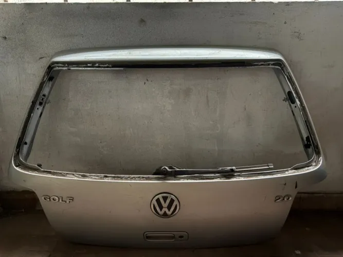 TAMPA TRASEIRA GOLF