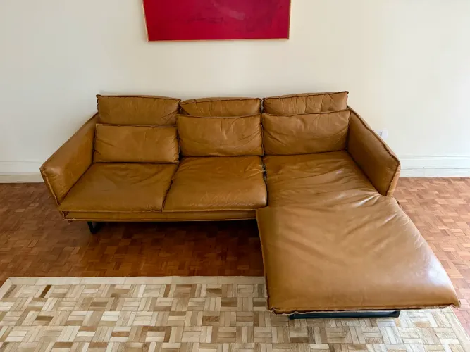 Sofá Ibiza em Couro Legítimo com Chaise
