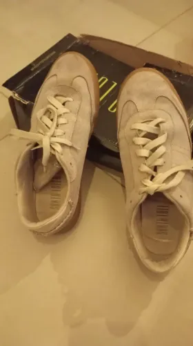 tenis de carmuça bege