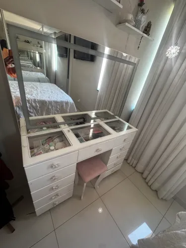 Penteadeira Camarim Branca com Espelho, LED e Banqueta