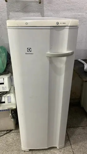freezer vertical marca eletrolux 220 litros 127v, 900,00 2x s/ juros ou 800,00 a vista
