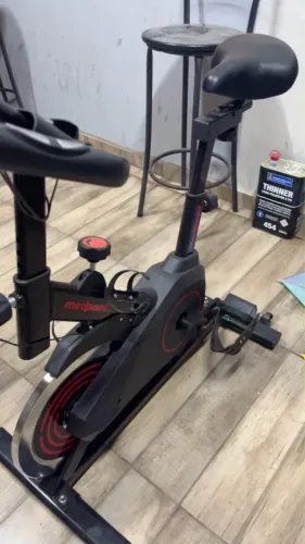 Vendo Bike Ergométrica com 8kg de inércia semi nova