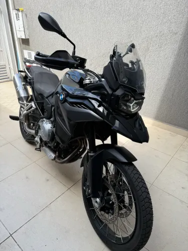 MOTO ESTA EM OTIMAS CONDICOES