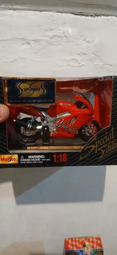 Miniatura Maisto Kawasaki Ninja ZX-7R escala 1:18