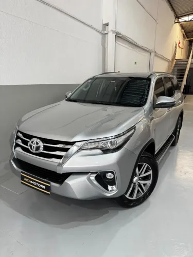 Toyota Hilux SW4 SRX 4X4 2.8 TDI 16V Dies. Aut. 2018