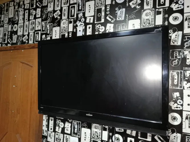 Vendo TV LCD SEMP TOSHIBA 43 polegadas