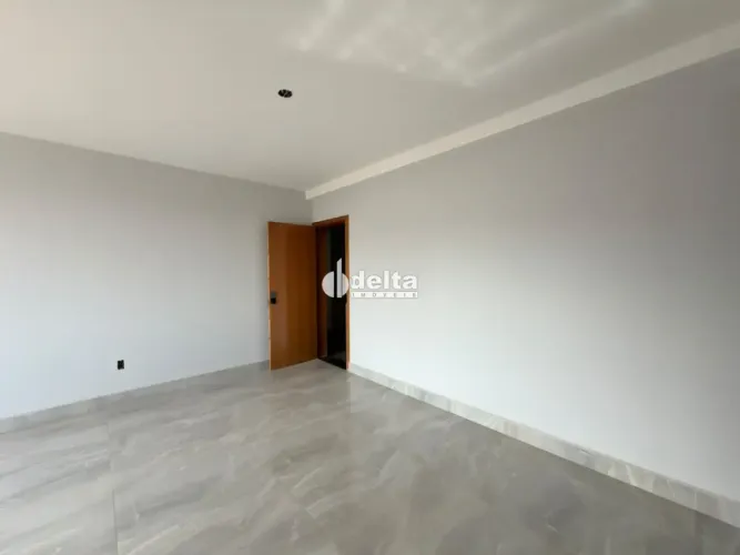 Apartamento com 3 quartos sendo 1 suíte disponível para venda no bairro Santa Mônica em Ub
