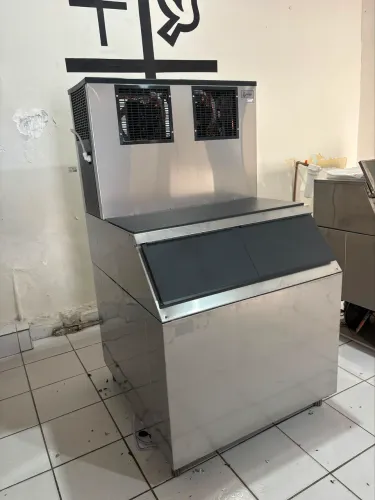 Máquina de gelo Everest , 150kg com reservatório de 250kg