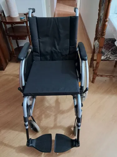 Vendo cadeira de rodas