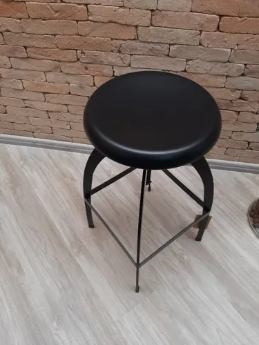 Banqueta tipo Niemeyer Preta