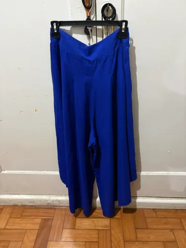 Vendo calça da FARM pantalona lindíssima.