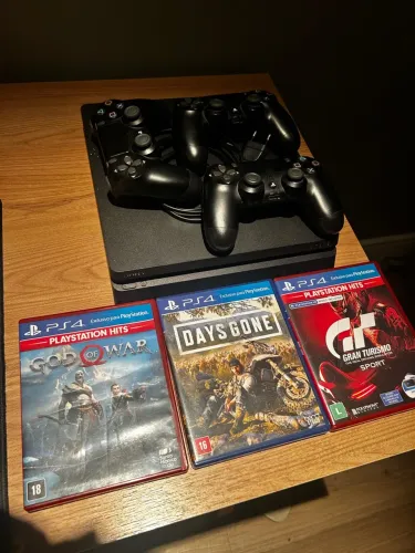 Ps4 Slim 1Tb com 3 Controles Originais e 3 Jogos