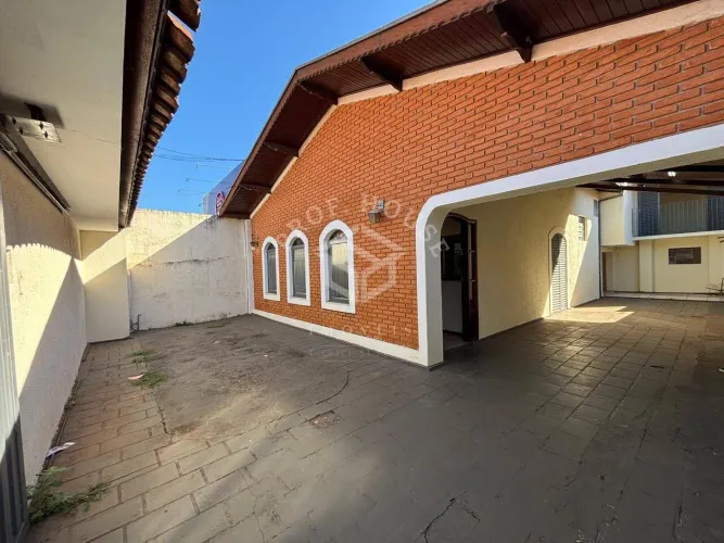 Casa à venda no Jardim Morro Azul em Limeira-SP