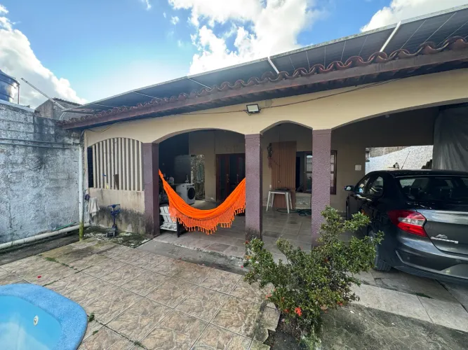 Vendo execelente casa na Santa Lúcia 