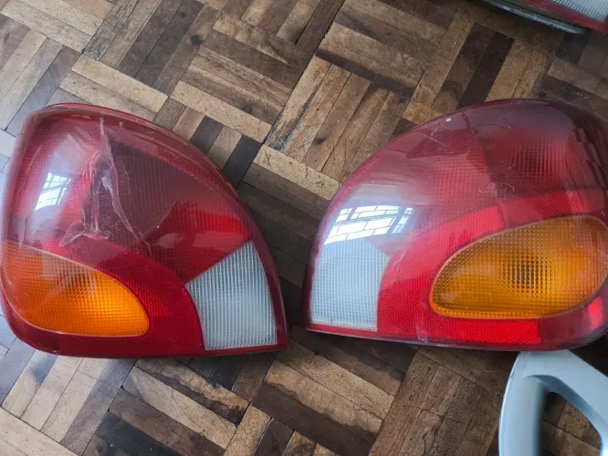 Lanternas automotivas