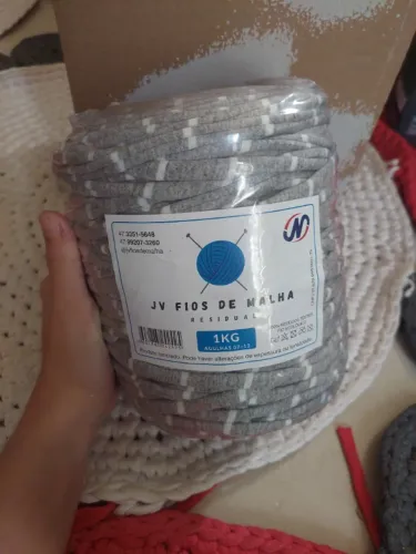 Fio de malha residual 1kg - JV Fios de malha - Cor Cinza com listras brancas