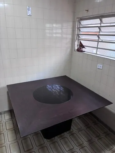 MESA JANTAR MADEIRA TAMPO VIDRO GIRATÓRIO QUADRADA MEDIDA 1,50X1,50