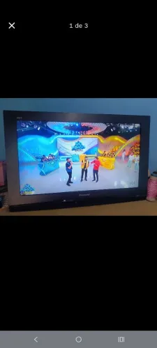 Vendo TV Panasonic 32 polegadas com 2 entradas HDMI não é smart.