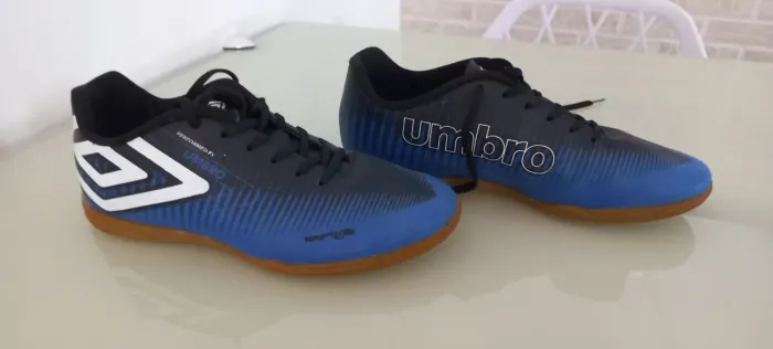 Chuteira futsal umbro