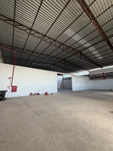 GALPAO COM DOCA E PÁTIO GRANDE