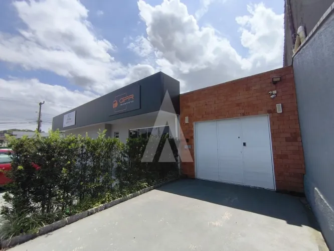 CASA NO COSTA E SILVA COMPLETO DE ARMÁRIOS E MOBILIADA COM AR CONDICIONADO CONTA COM 03 QU