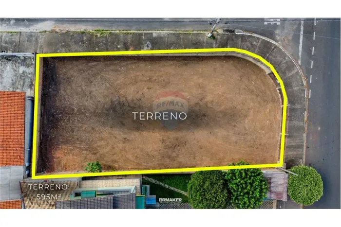 REMAX VENDE Terreno comercial, plano, esquina, próximo ao Aeroporto Internacional de Virac
