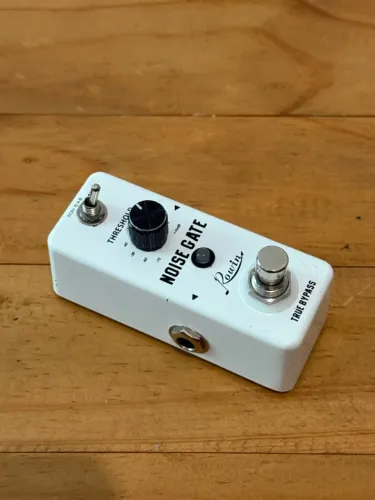 Pedal Noise Gate Rowin ? estado perfeito, nunca usado