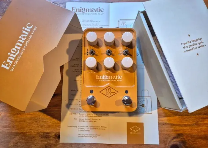 Pedal Universal Audio UAFX Enigmatic '82 Overdrive Special