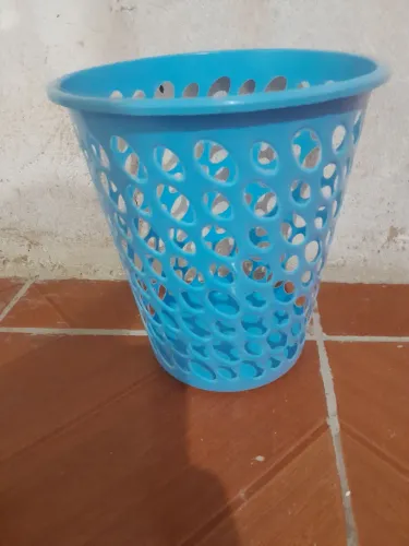 Cesto de lixo infantil