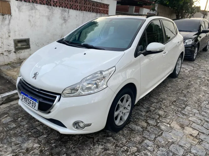 Peugeot 208 Allure 1.5 Flex 8V 5P 2015