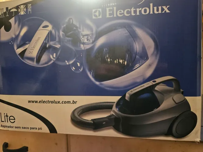 Aspirador Electrolux Lite 110V sem saco