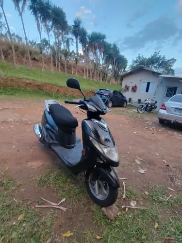 12x! Burgman 125cc, 2009! motor e câmbio impecável! Doc em dia!