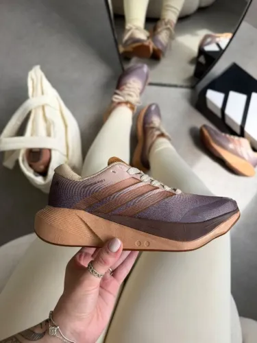 tênis Adidas
