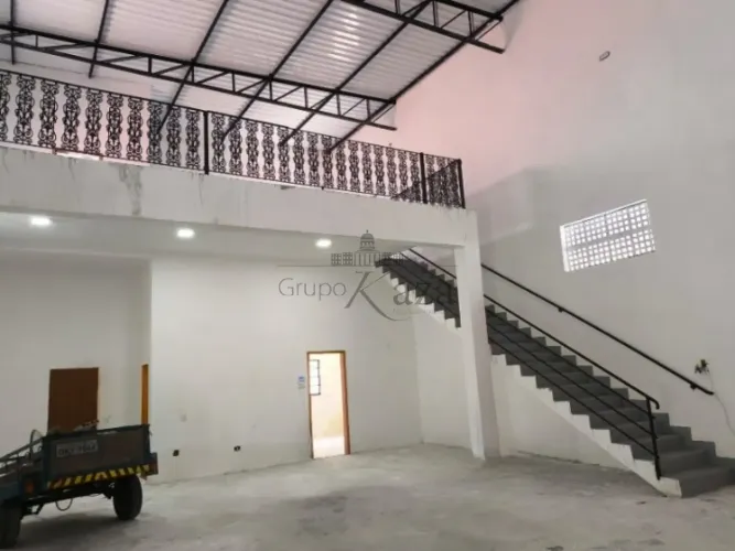 Oportunidade - Galpão Comercial - Jardim São Dimas - 240m².