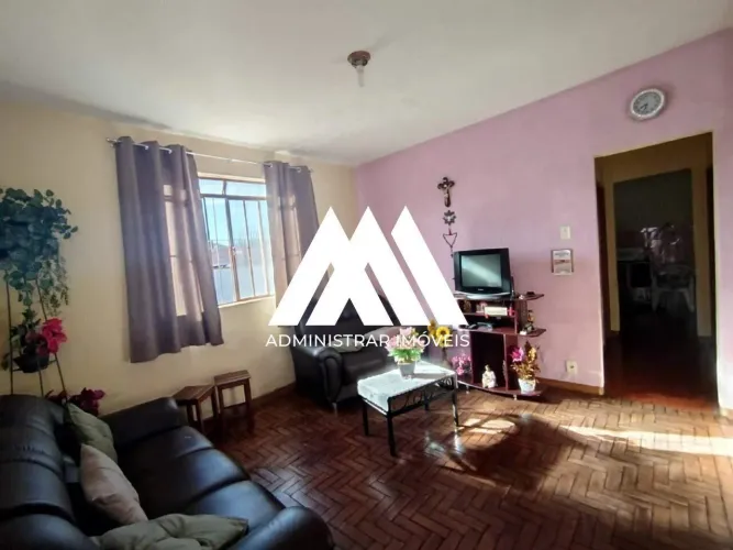 Vendo casa em Itaúna em excelente localização!